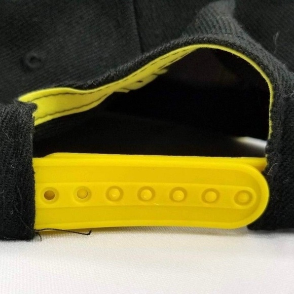 DC Comics Batman Hat Snap-back Cap Yellow/Black - Picture 4 of 7